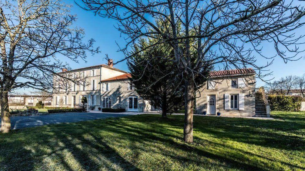 Hotel Logis Domaine du Prieuré Tonnay-Boutonne Exterior foto